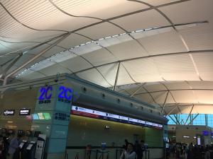 plafonds souples d'aéroport à l'intérieur